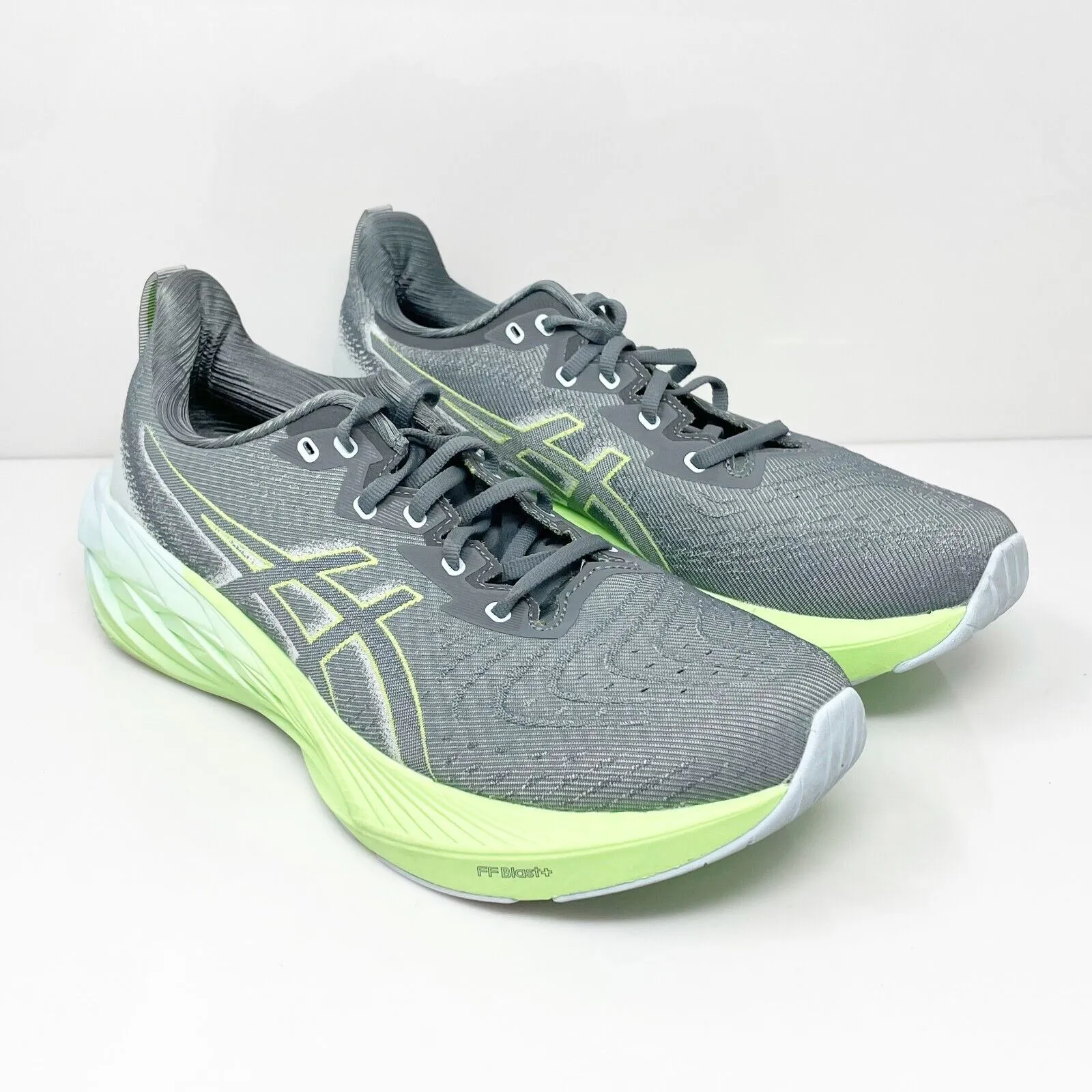 Asics Mens Novablast 4 1011B905 Gray Running Shoes Sneakers Size 10.5