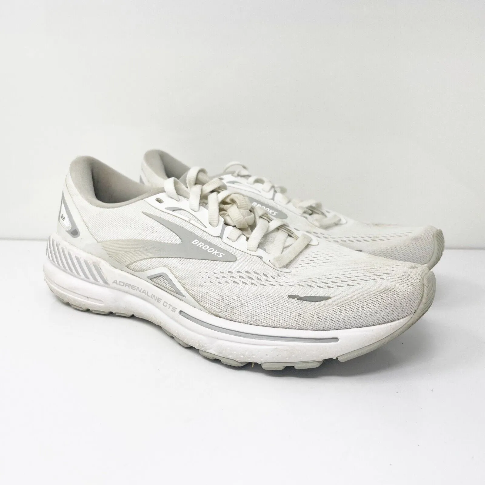 Brooks Womens Adrenaline GTS 23 1203811B104 White Running Shoes Sneakers Size 9B