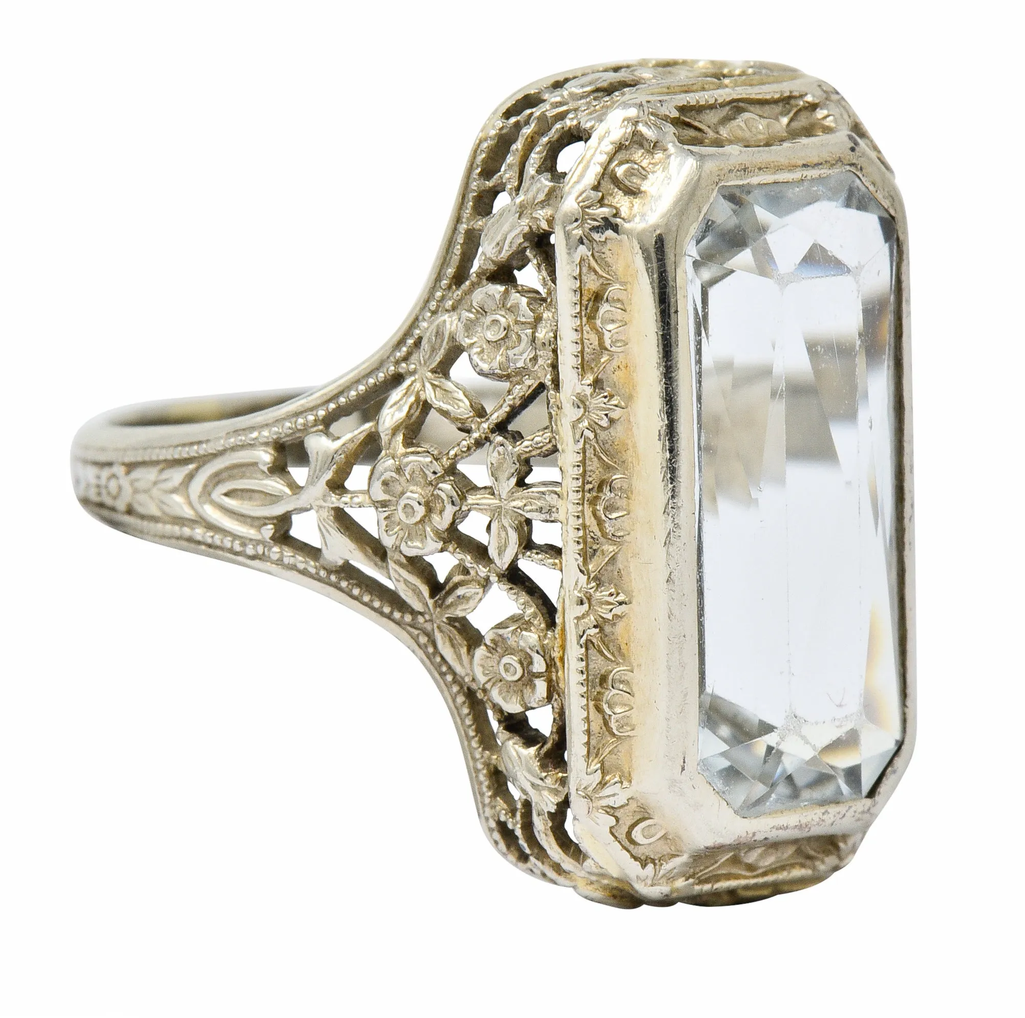 Early Art Deco Aquamarine 14 Karat White Gold Floral Lace Ring