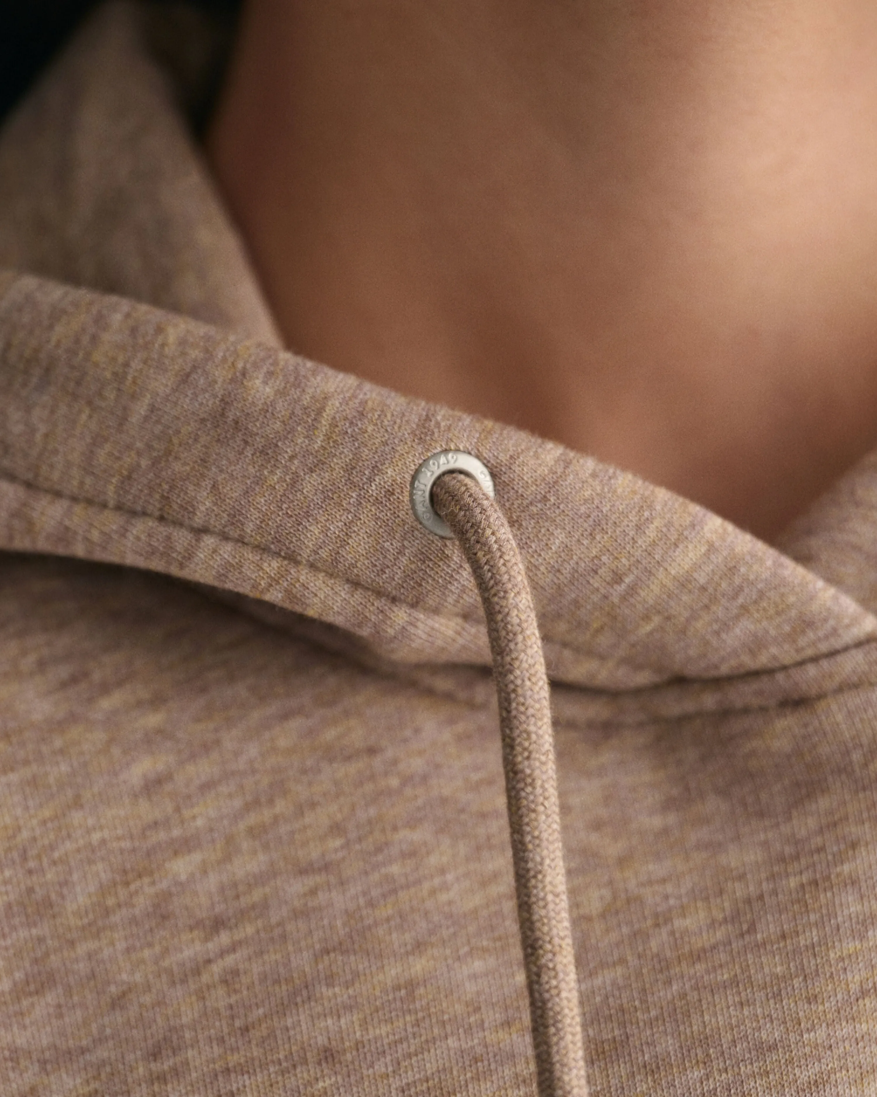 GANT Relaxed Fit Shield Hoodie 4654 Desert Brown