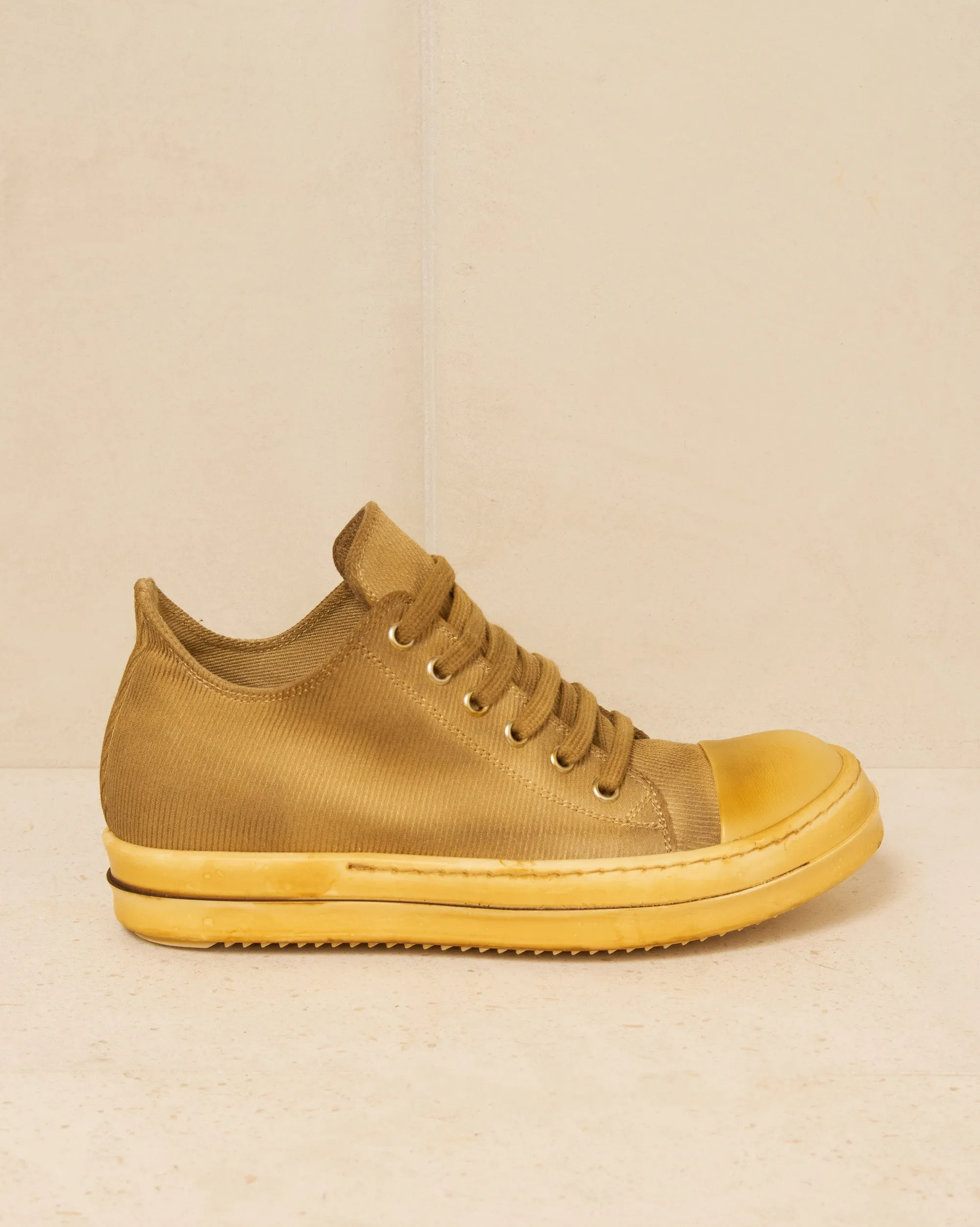 Mustard Low Sneakers