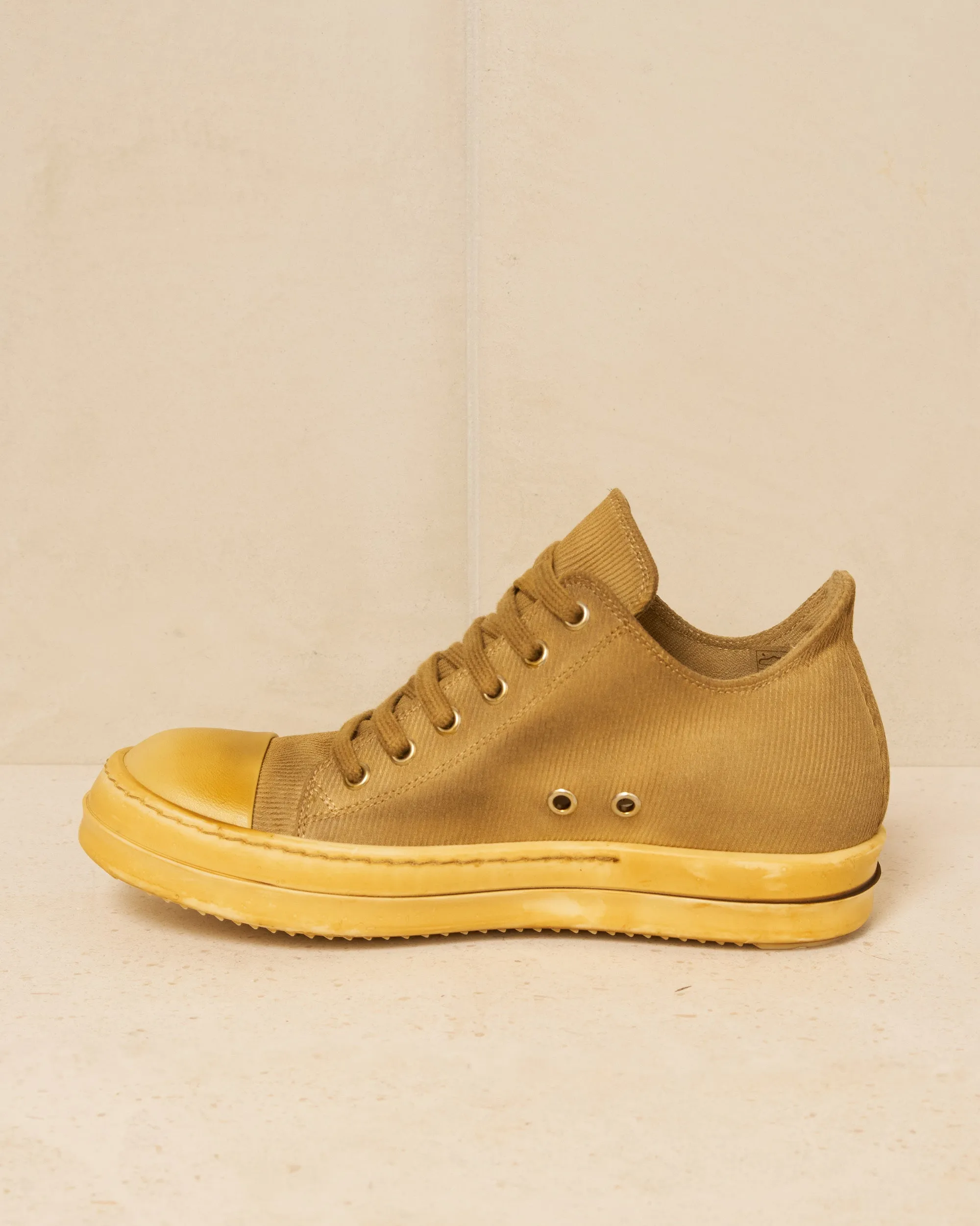 Mustard Low Sneakers