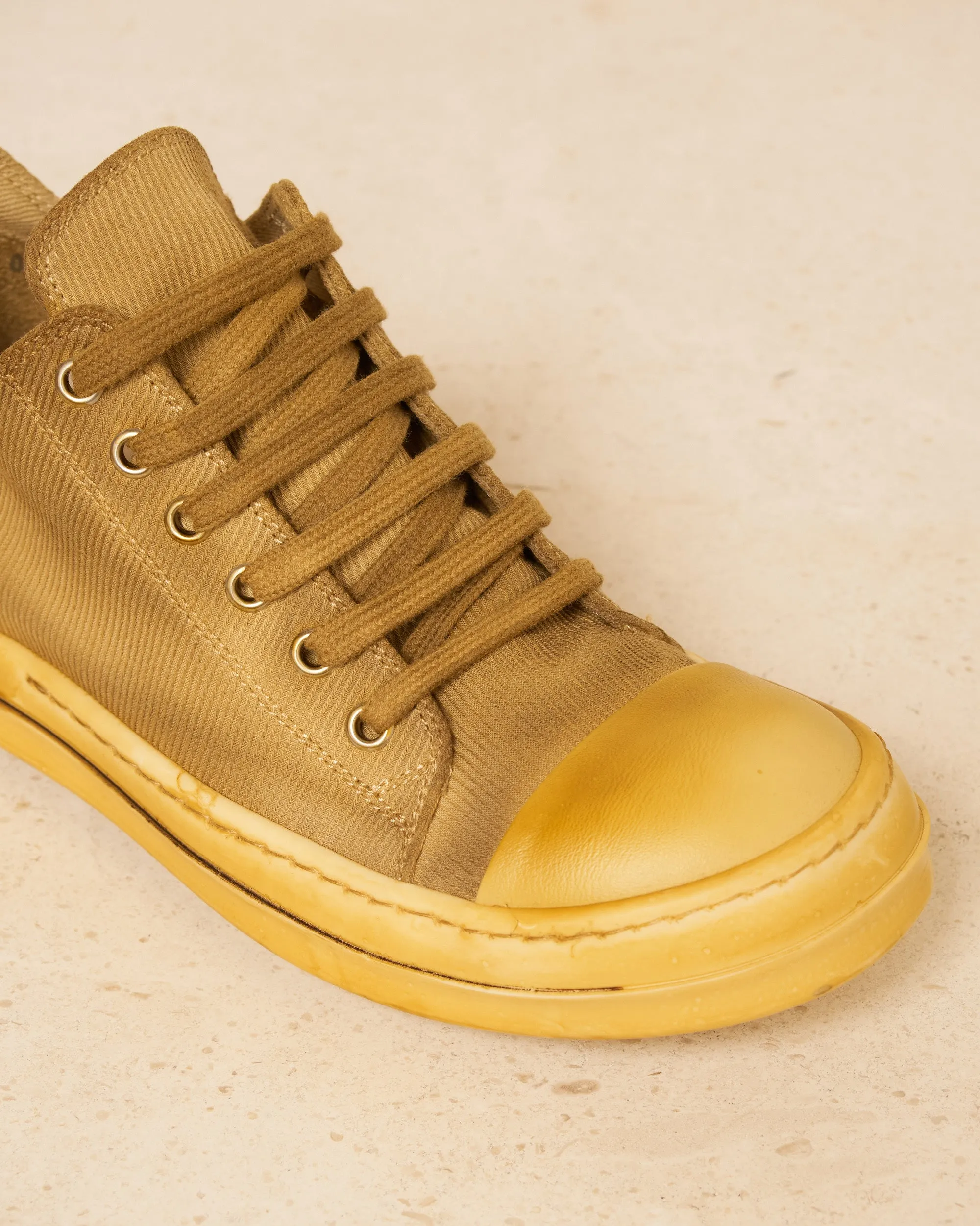 Mustard Low Sneakers